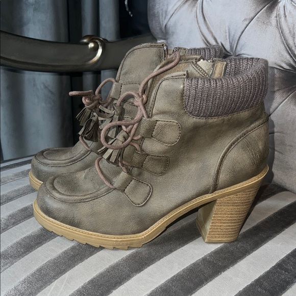 Mudd Shoes - 🧸 Cozy Chic: Mudd Knit-Trim Tassel Ankle Boots 🧸